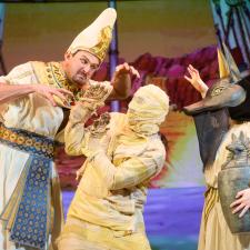 Terrible Tudors and Awful Egyptians by Birmingham Stage Company Photo by Mark Douet 650 A0277