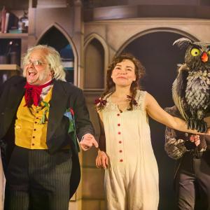 4 Gibbon Stella and Wagner in Awful Auntie Photo by Mark Douet