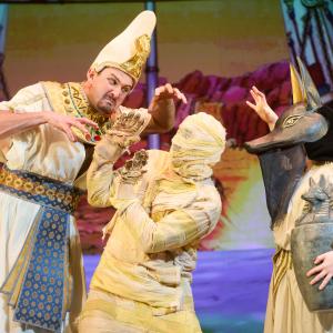 Terrible Tudors and Awful Egyptians by Birmingham Stage Company Photo by Mark Douet 650 A0277